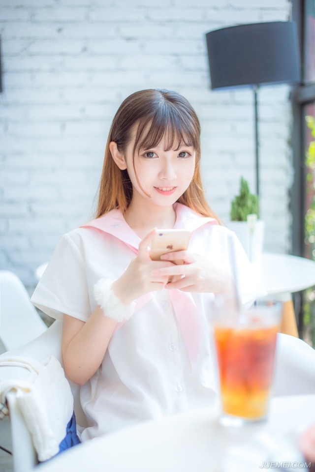 若是以往的话，按照规矩，这些蜀军至少也要裁掉一半，只留精锐，不过眼下大战在即，蜀道难行，也不好再从长安或是洛阳调拨兵马，而且关中军队虽然精锐，但蜀地毕竟特殊，关中那一套战法于蜀地并不合适，反倒是蜀中军队用起来更加顺手，而且似邓贤、泠苞这些归降的蜀将更精通属地作战，有他们相助，更能事半功倍。
